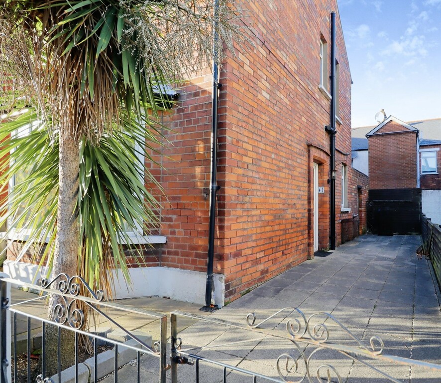 41 Dunraven Avenue 41 Dunraven Avenue