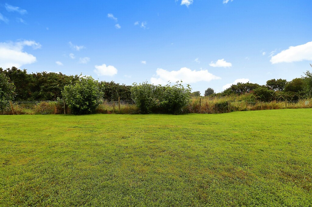 14 Rhanbuoy Gardens 14 Rhanbuoy Gardens