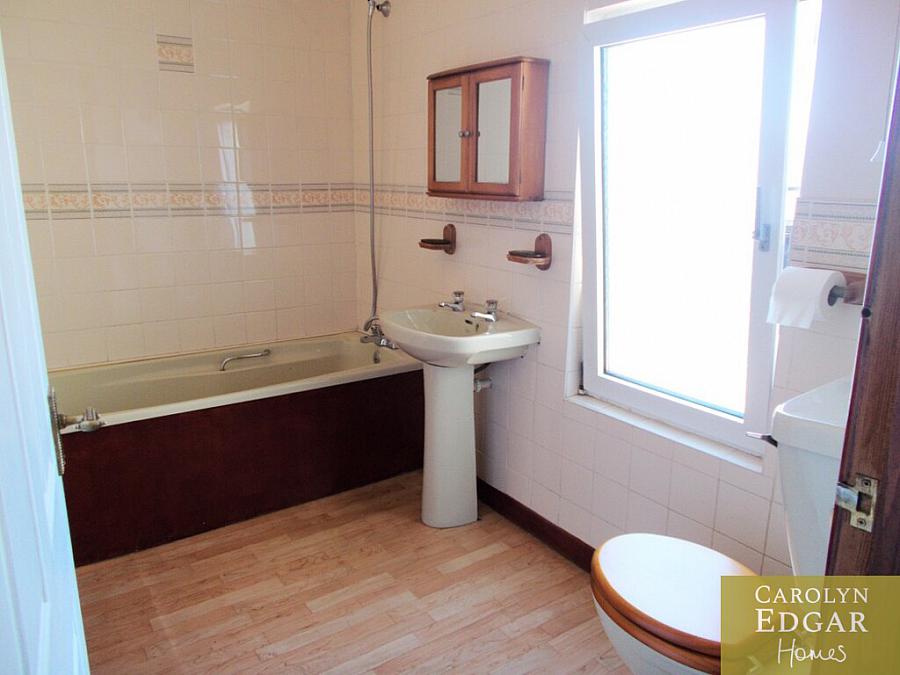 24 Upper Ballygelagh Road