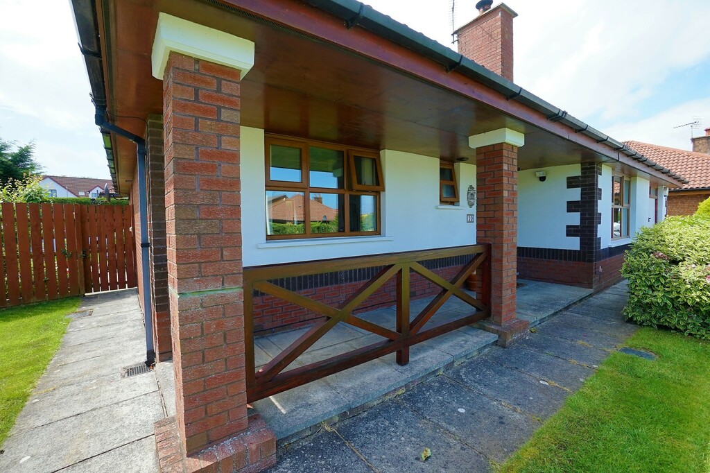 10 Lord Warden's Crescent 10 Lord Warden's Crescent