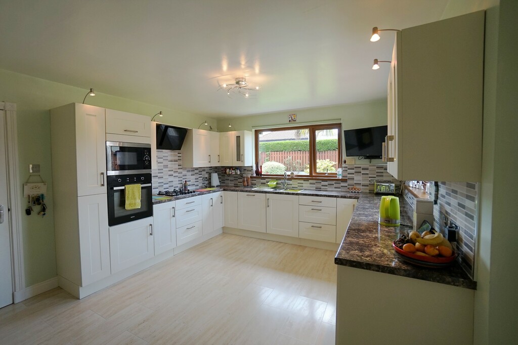 10 Lord Warden's Crescent 10 Lord Warden's Crescent