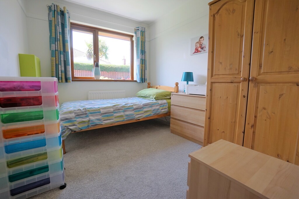 10 Lord Warden's Crescent 10 Lord Warden's Crescent