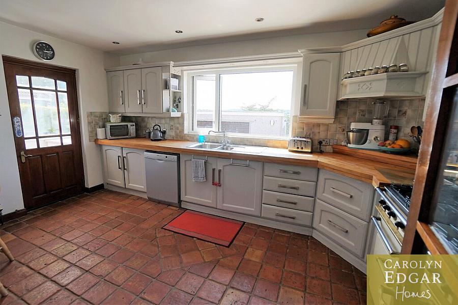 7 Lough View Heights