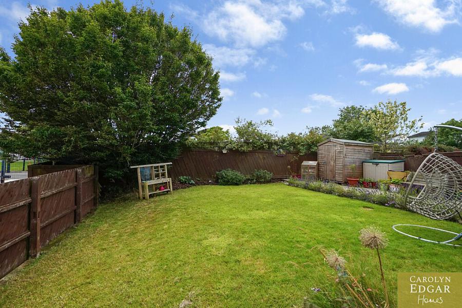 96 Towerview Crescent