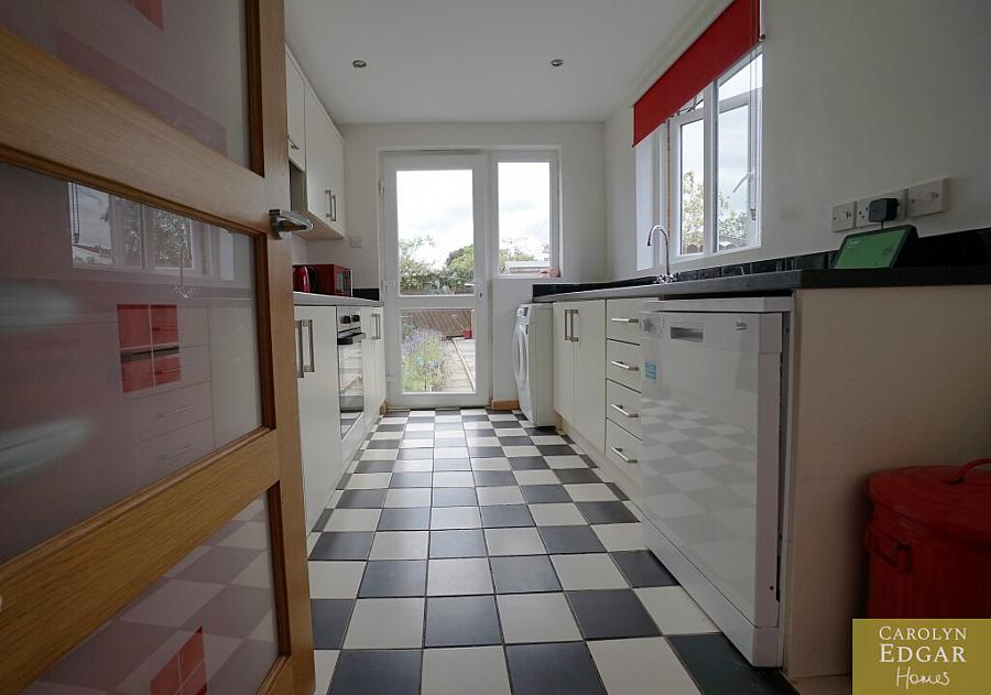96 Towerview Crescent