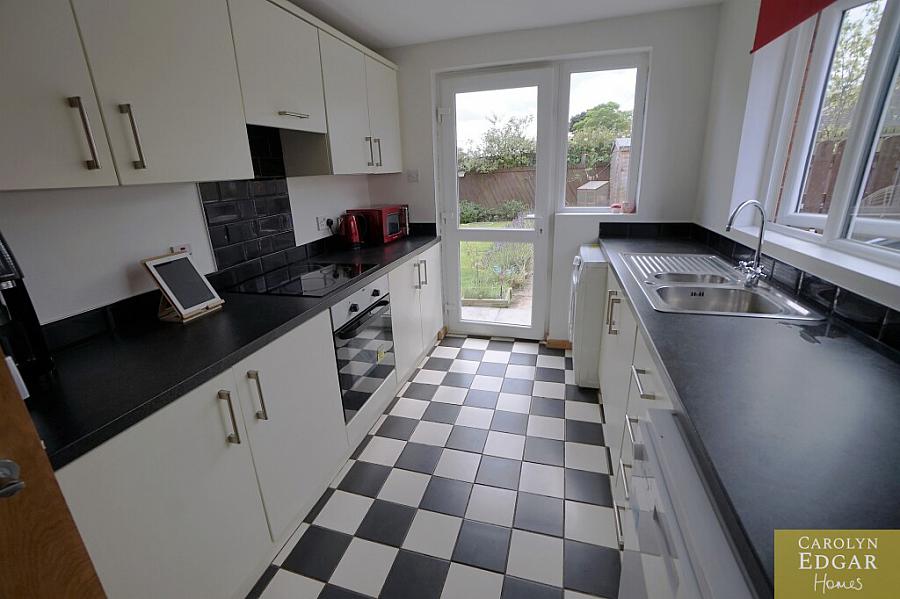 96 Towerview Crescent