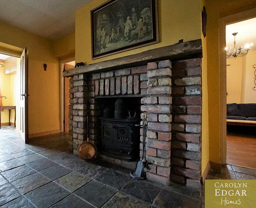 Hollytree Cottage, 4 Ballygelagh Road