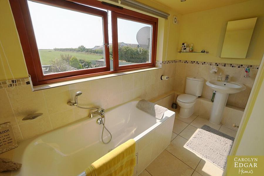 Hygge Cottage, 54 High Street