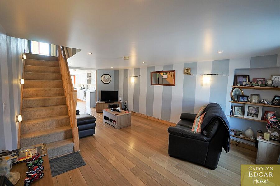 Hygge Cottage, 54 High Street