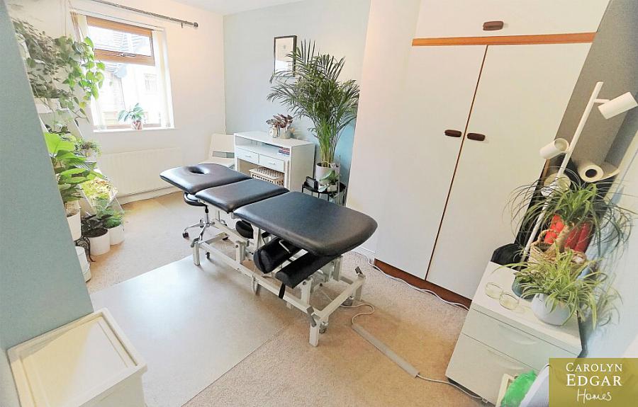 5 Stonebridge Gardens