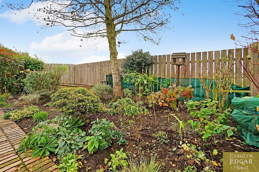 5 Stonebridge Gardens