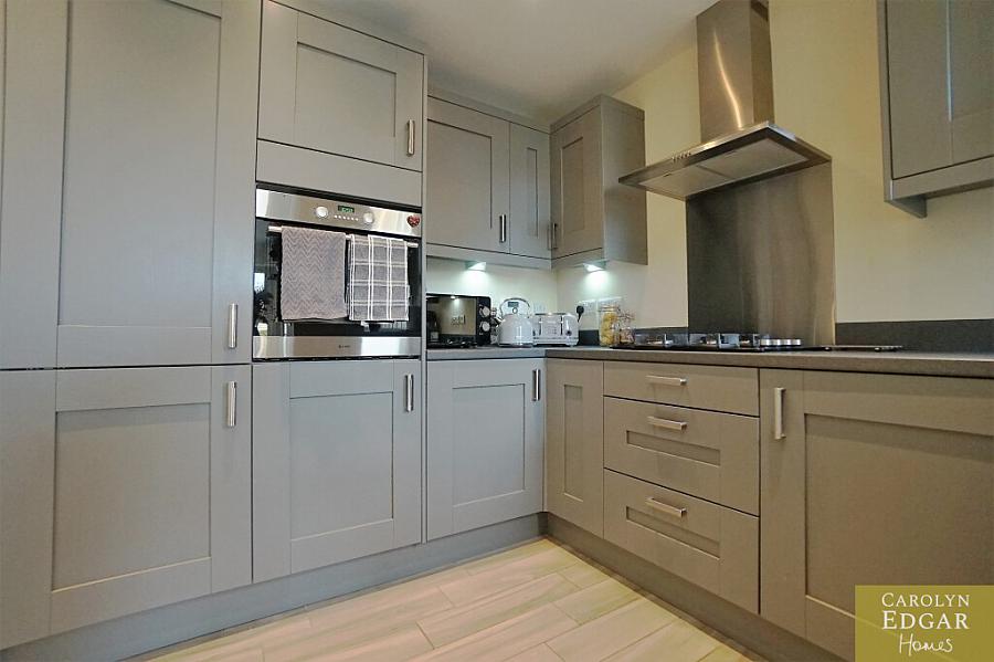 18 Millers Park Avenue