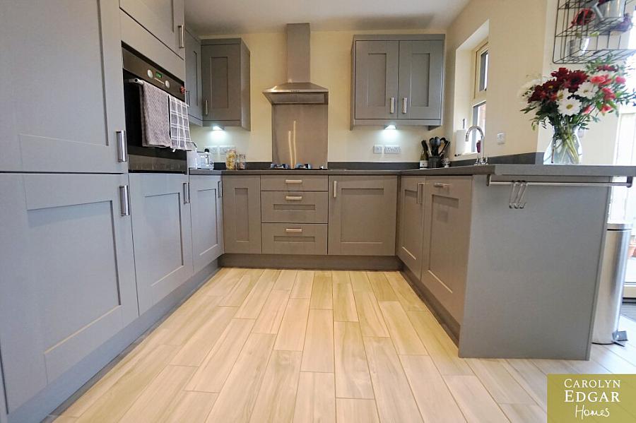 18 Millers Park Avenue