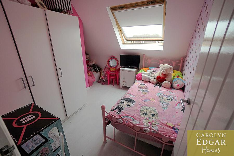 27 Laurelgrove Avenue