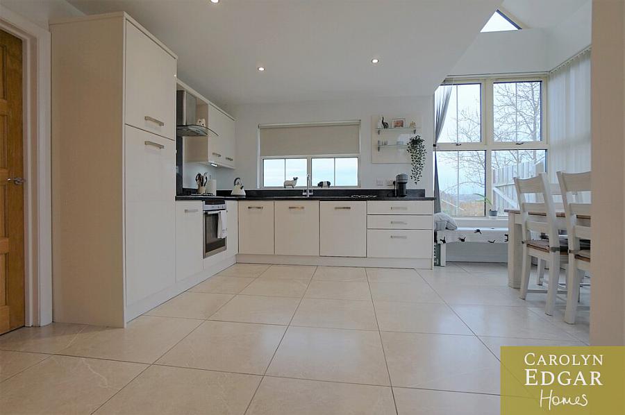 17 Millers Park Avenue