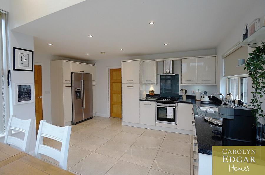 17 Millers Park Avenue