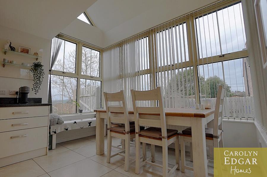 17 Millers Park Avenue