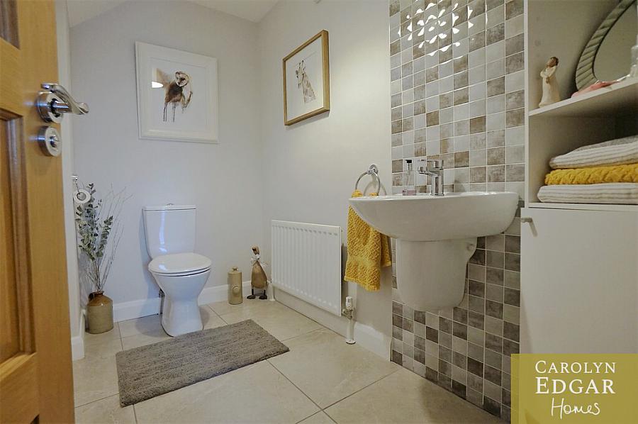 17 Millers Park Avenue