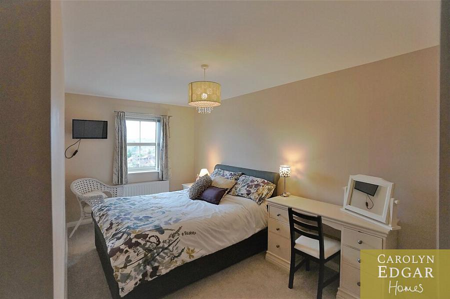 17 Millers Park Avenue