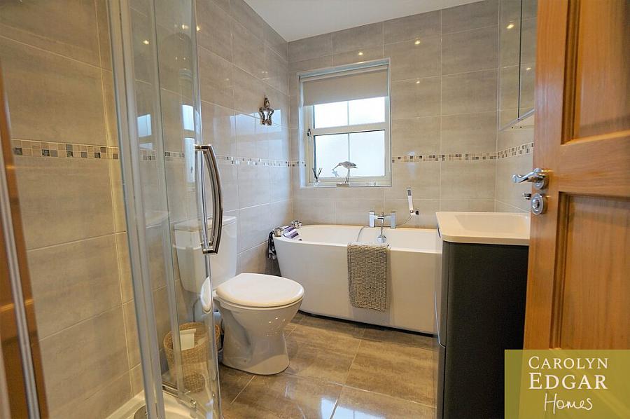 17 Millers Park Avenue