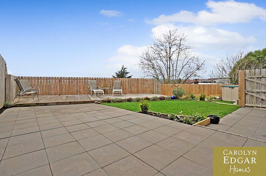 17 Millers Park Avenue