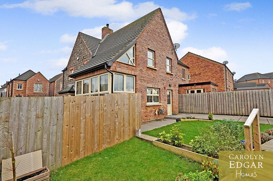 17 Millers Park Avenue