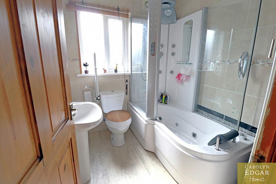 16 Gowland Road