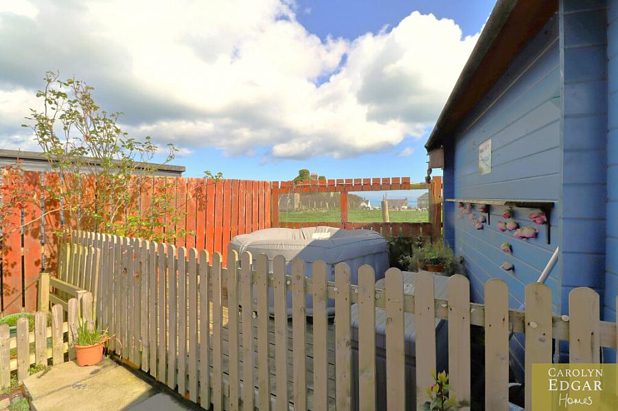16 Gowland Road