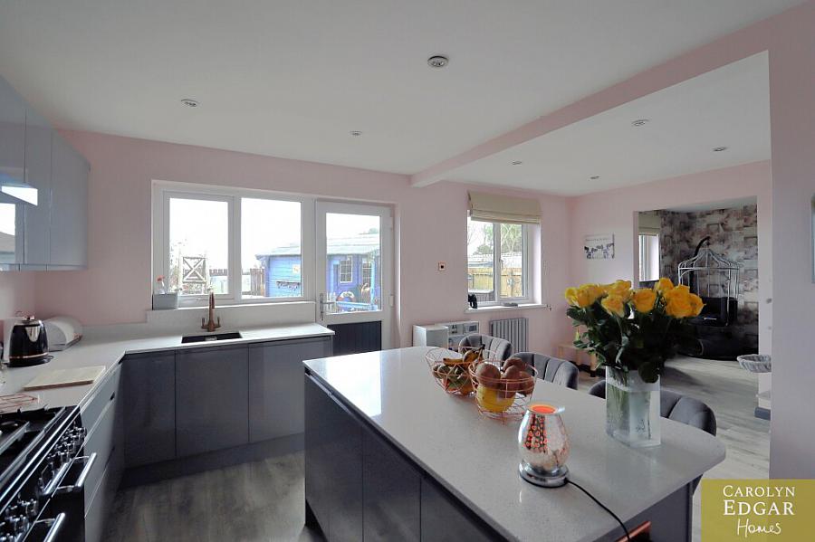 16 Gowland Road