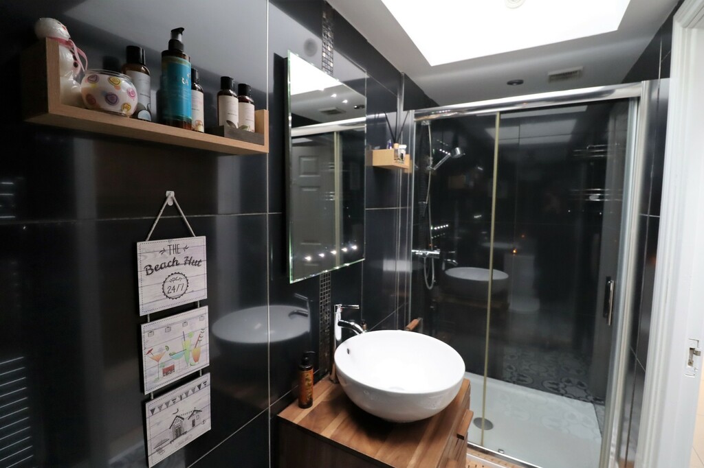 34 Lord Warden's Hollow 34 Lord Warden's Hollow