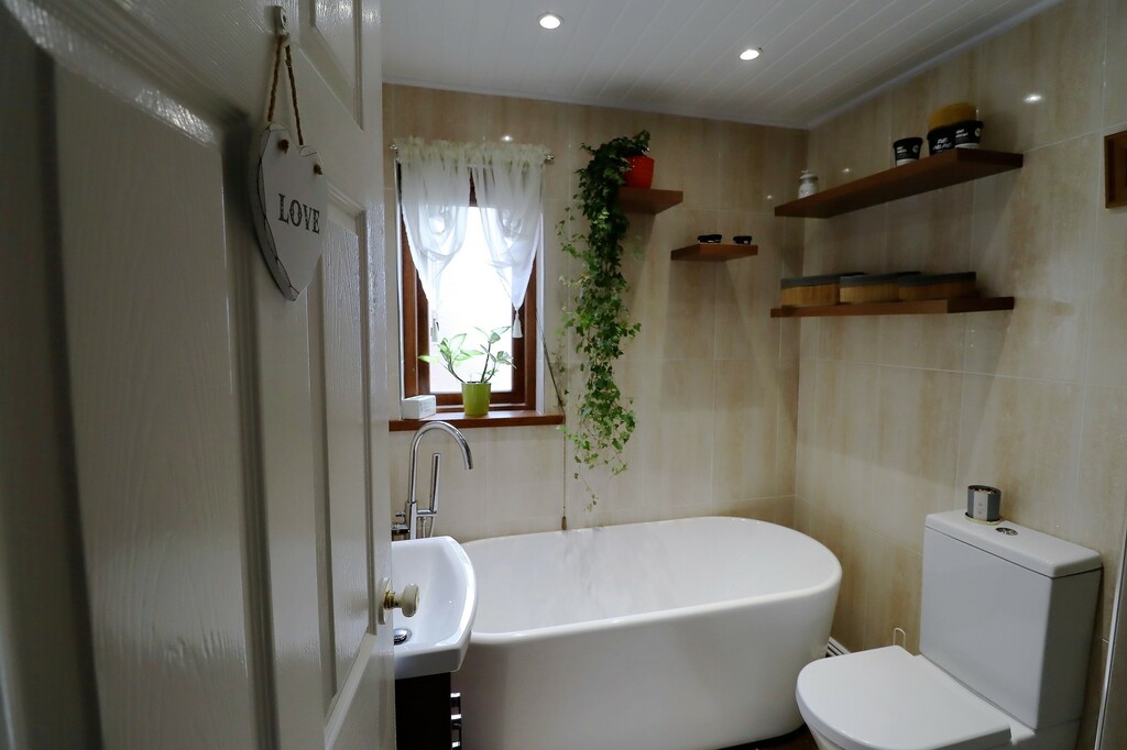 34 Lord Warden's Hollow 34 Lord Warden's Hollow