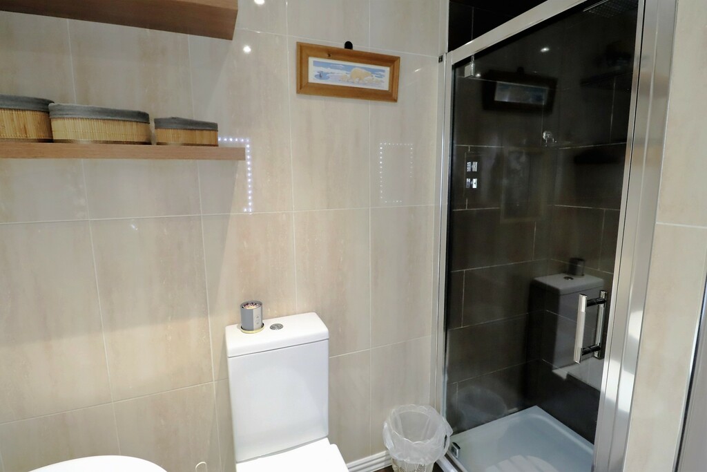 34 Lord Warden's Hollow 34 Lord Warden's Hollow