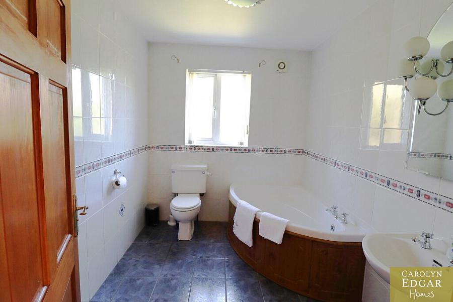 12 Long Sheelah Avenue