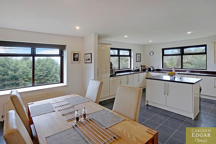 2 Knocknatten Avenue