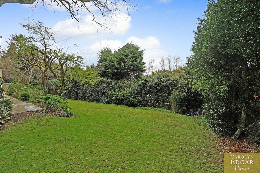 2 Knocknatten Avenue