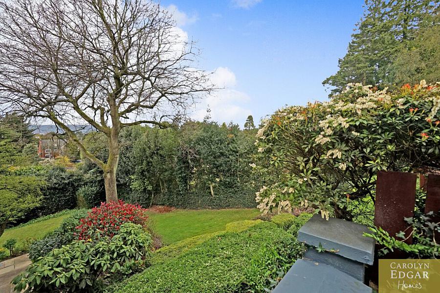 2 Knocknatten Avenue