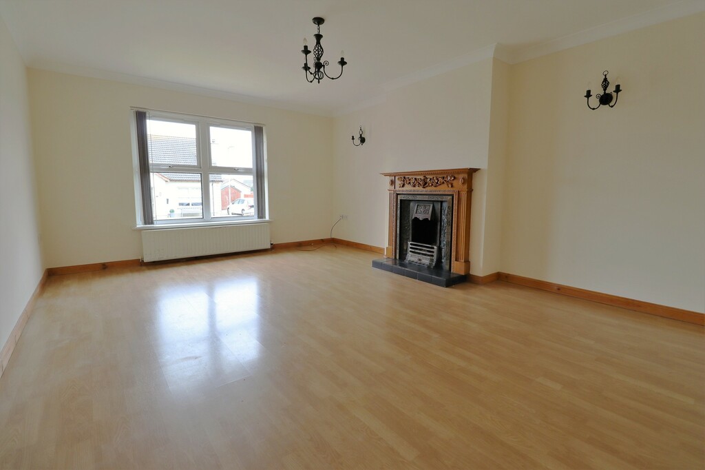 19 Castle Meadow Road 19 Castle Meadow Road