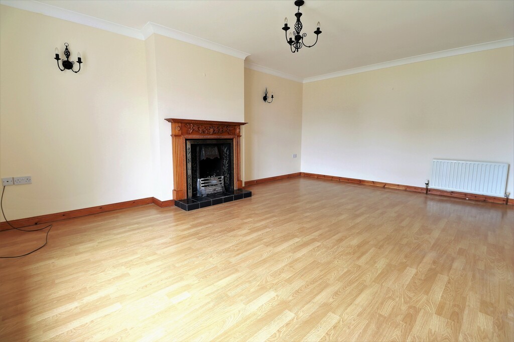 19 Castle Meadow Road 19 Castle Meadow Road