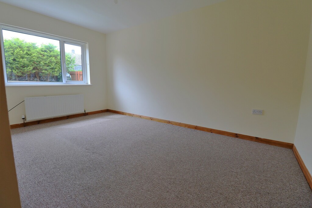 19 Castle Meadow Road 19 Castle Meadow Road