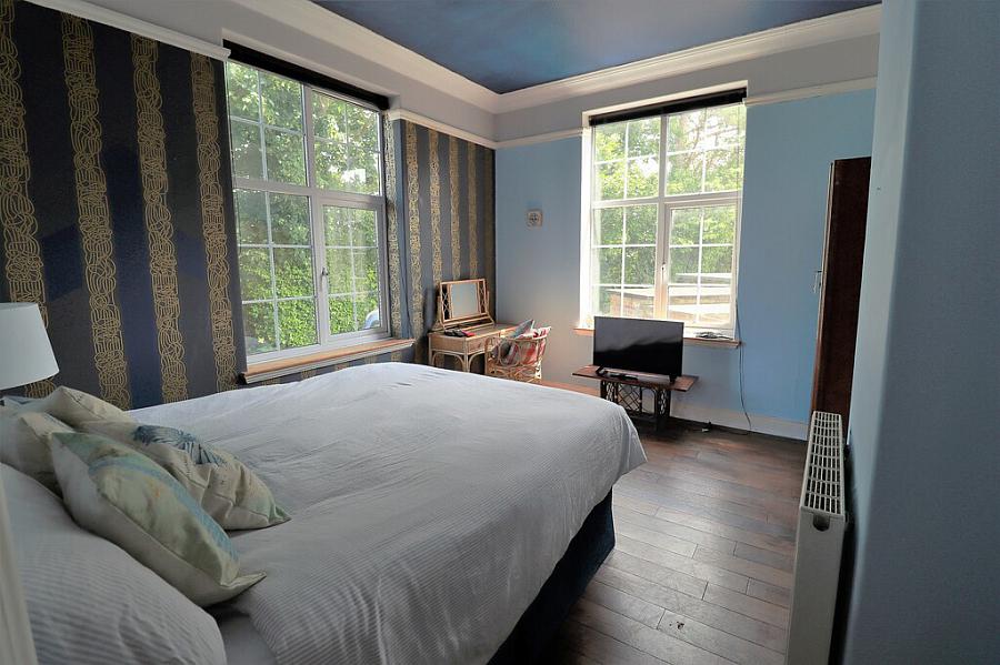 1 Kary Hill House