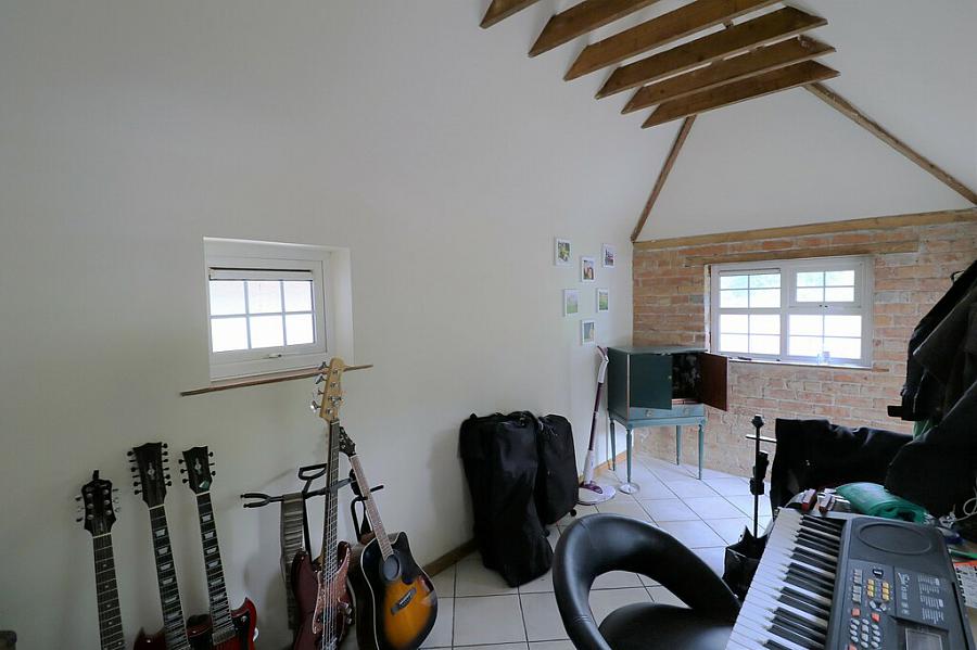 1 Kary Hill House