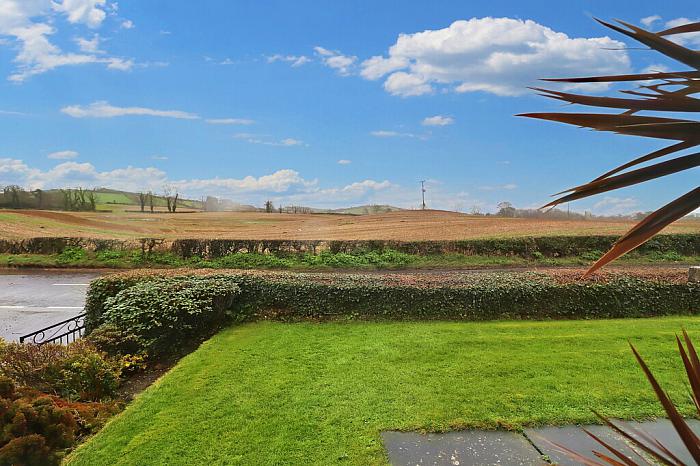 4 Deer Park Road 4 Deer Park Road