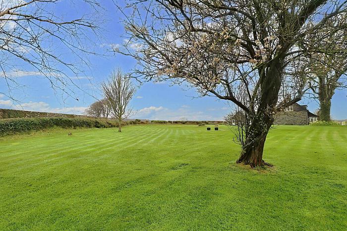 4 Deer Park Road 4 Deer Park Road