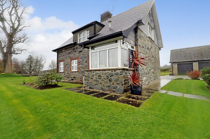 4 Deer Park Road 4 Deer Park Road