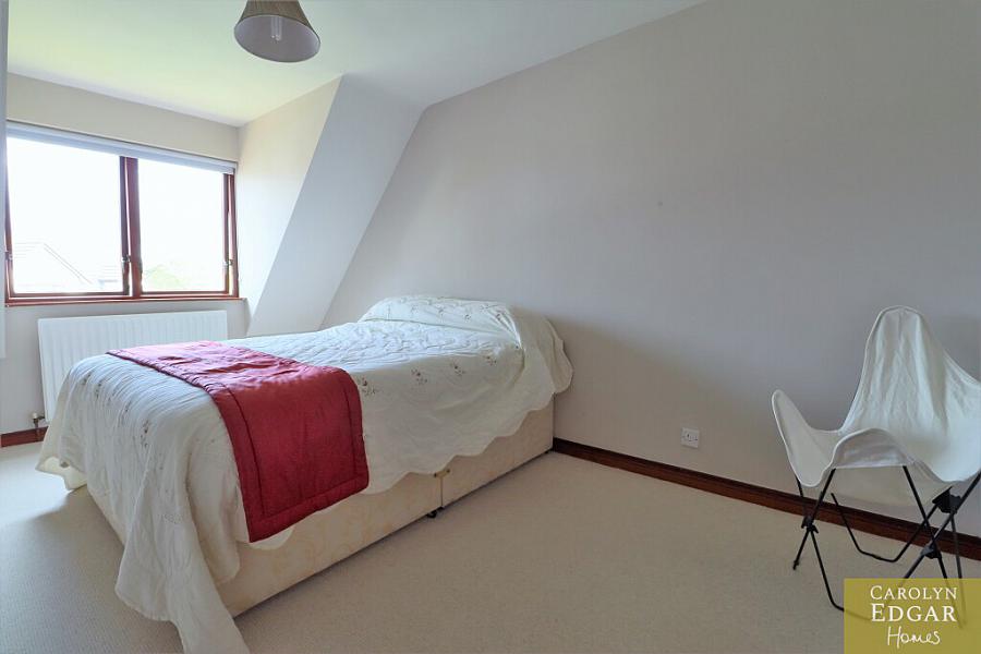 34 Lord Warden's Avenue