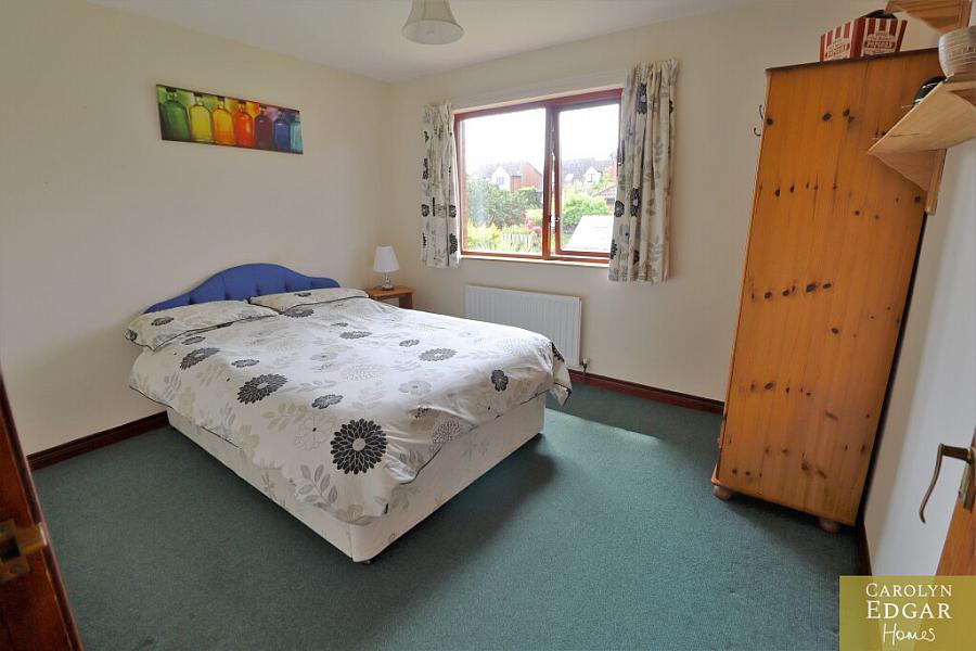 34 Lord Warden's Avenue