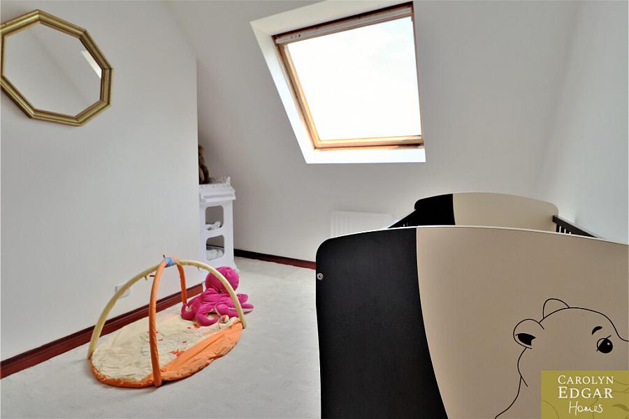 34 Lord Warden's Avenue