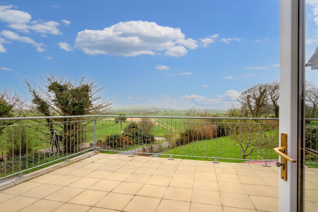 19 Tullymally Road 19 Tullymally Road