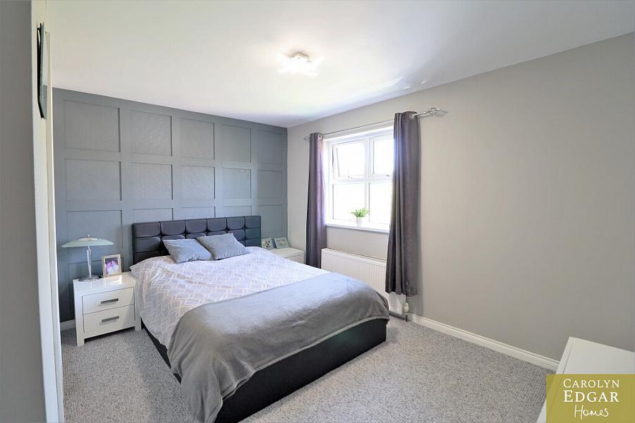 33 Demesne Crescent