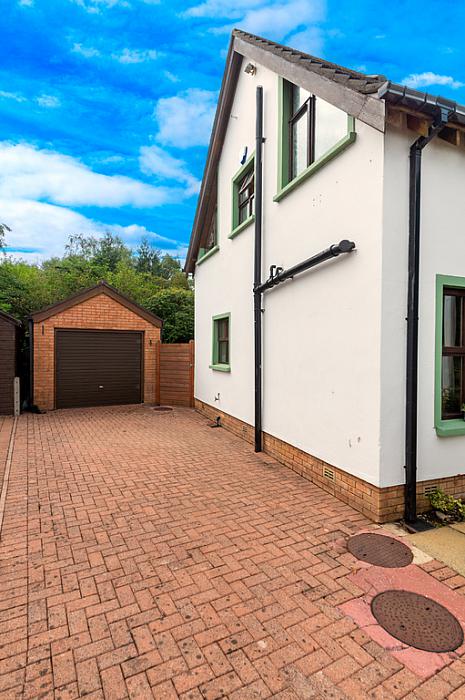 5 Watermeade Park